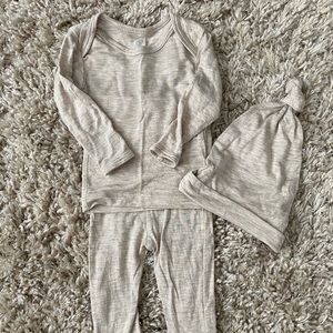 Solly baby layette and hat NB